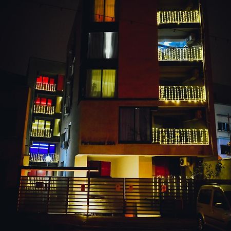 City Center Suite With Terrace Bucarest Esterno foto