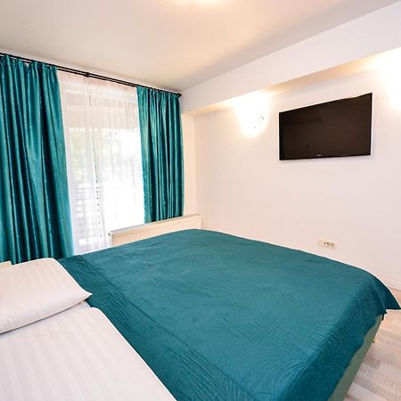 City Center Suite With Terrace Bucarest Esterno foto