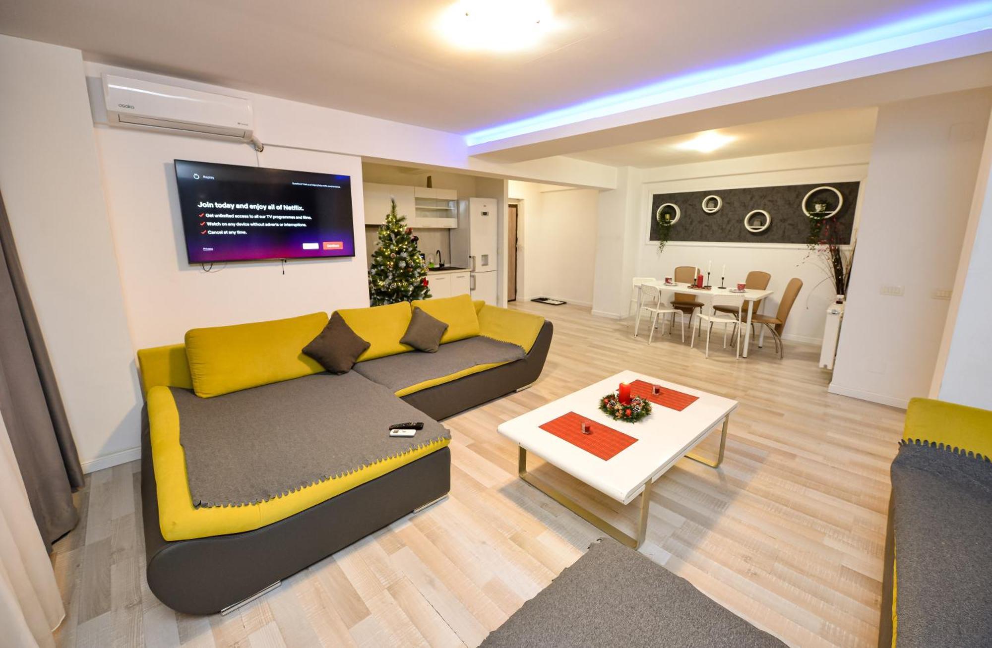 City Center Suite With Terrace Bucarest Esterno foto
