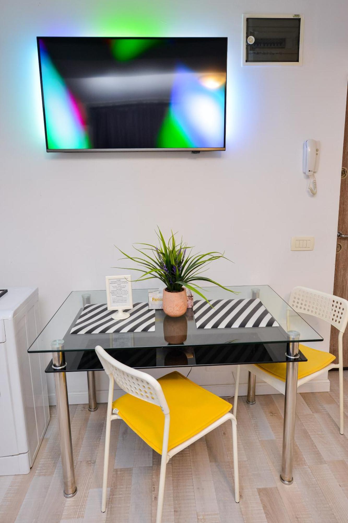City Center Suite With Terrace Bucarest Esterno foto