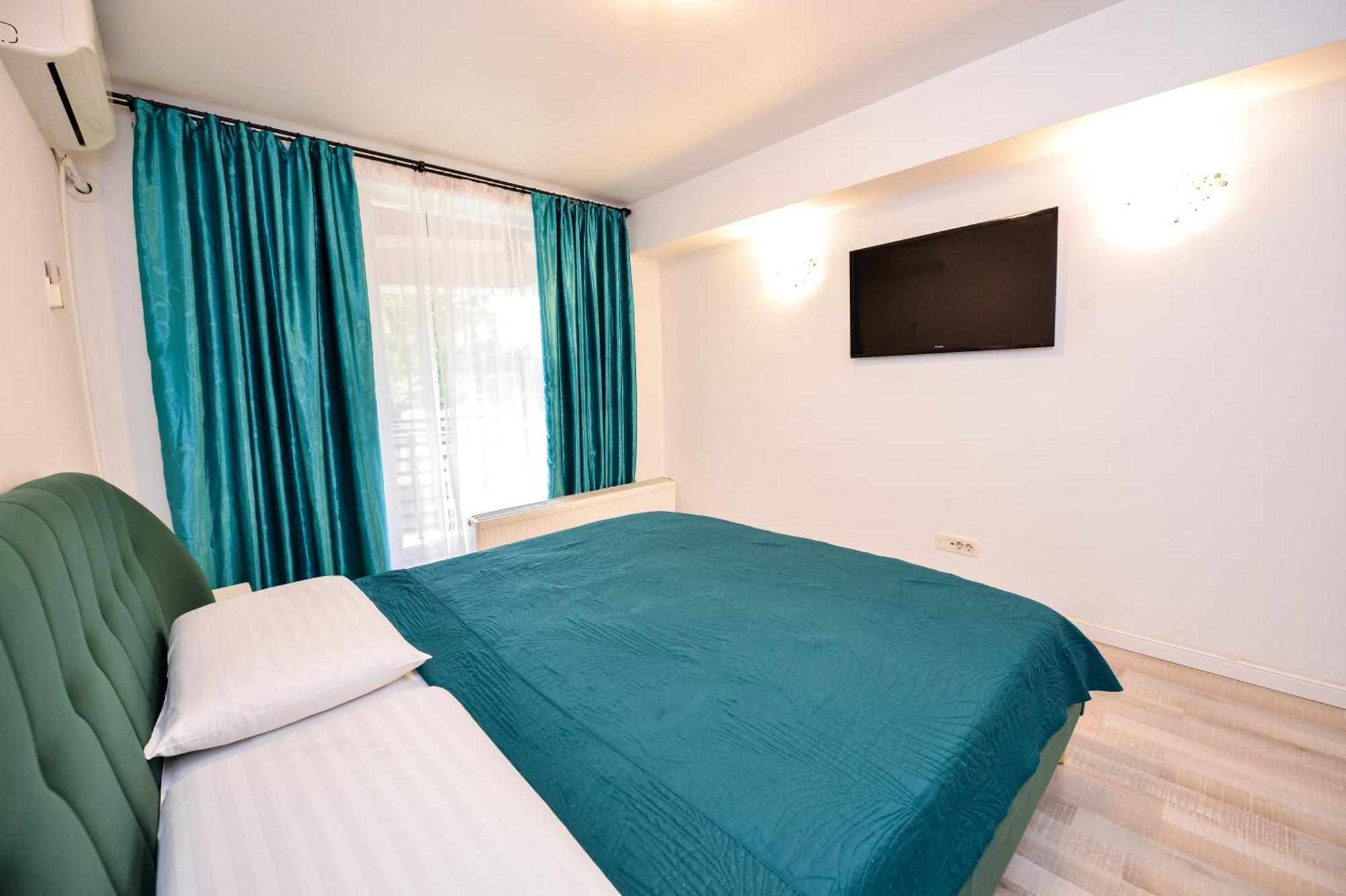 City Center Suite With Terrace Bucarest Esterno foto