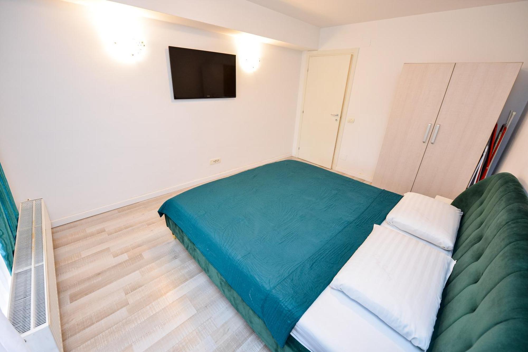 City Center Suite With Terrace Bucarest Esterno foto