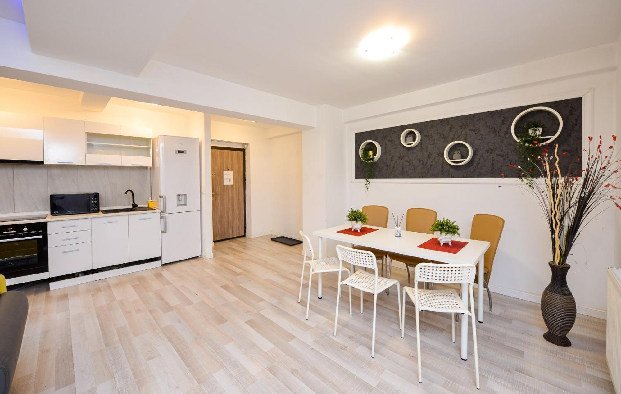 City Center Suite With Terrace Bucarest Esterno foto