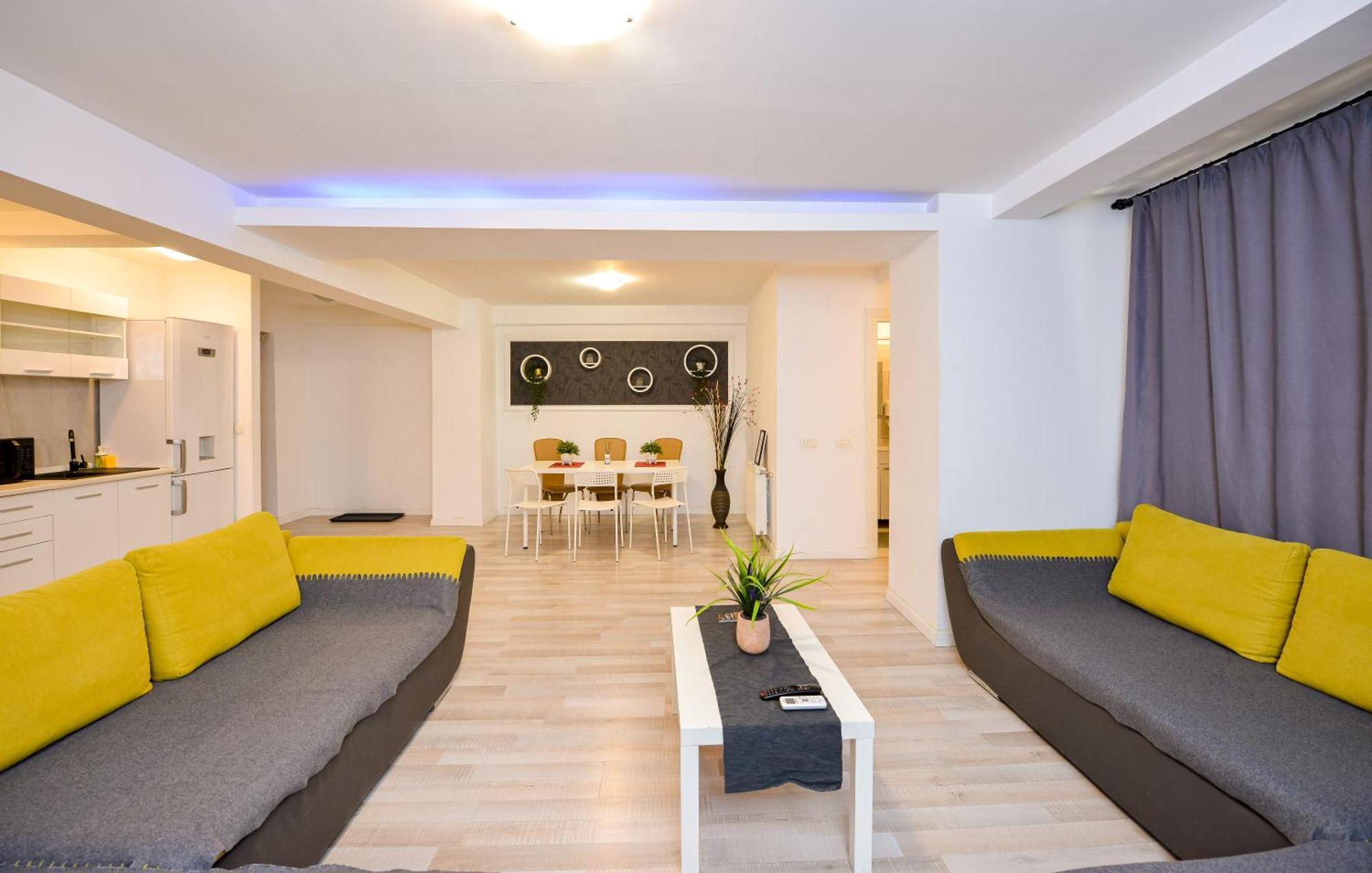 City Center Suite With Terrace Bucarest Esterno foto
