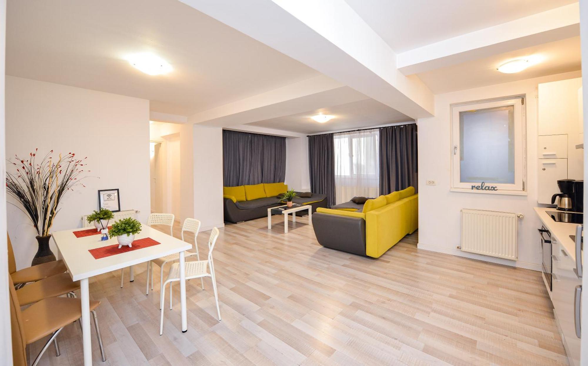 City Center Suite With Terrace Bucarest Esterno foto