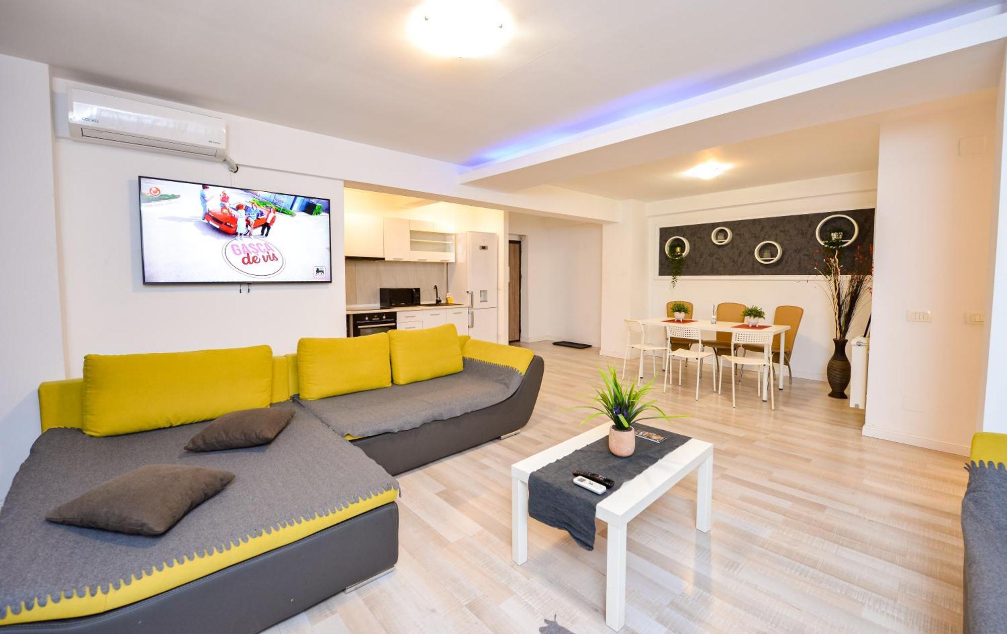 City Center Suite With Terrace Bucarest Esterno foto