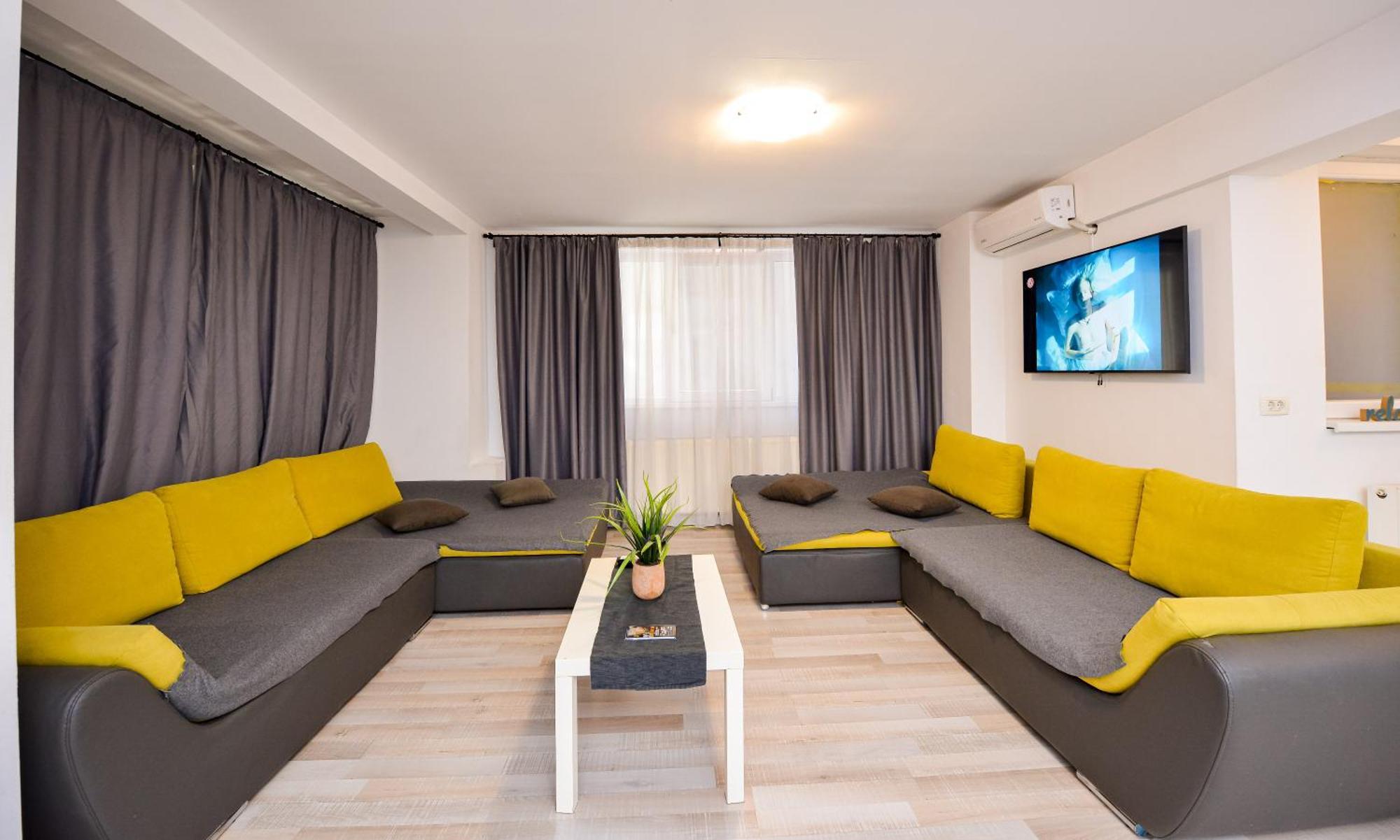 City Center Suite With Terrace Bucarest Esterno foto