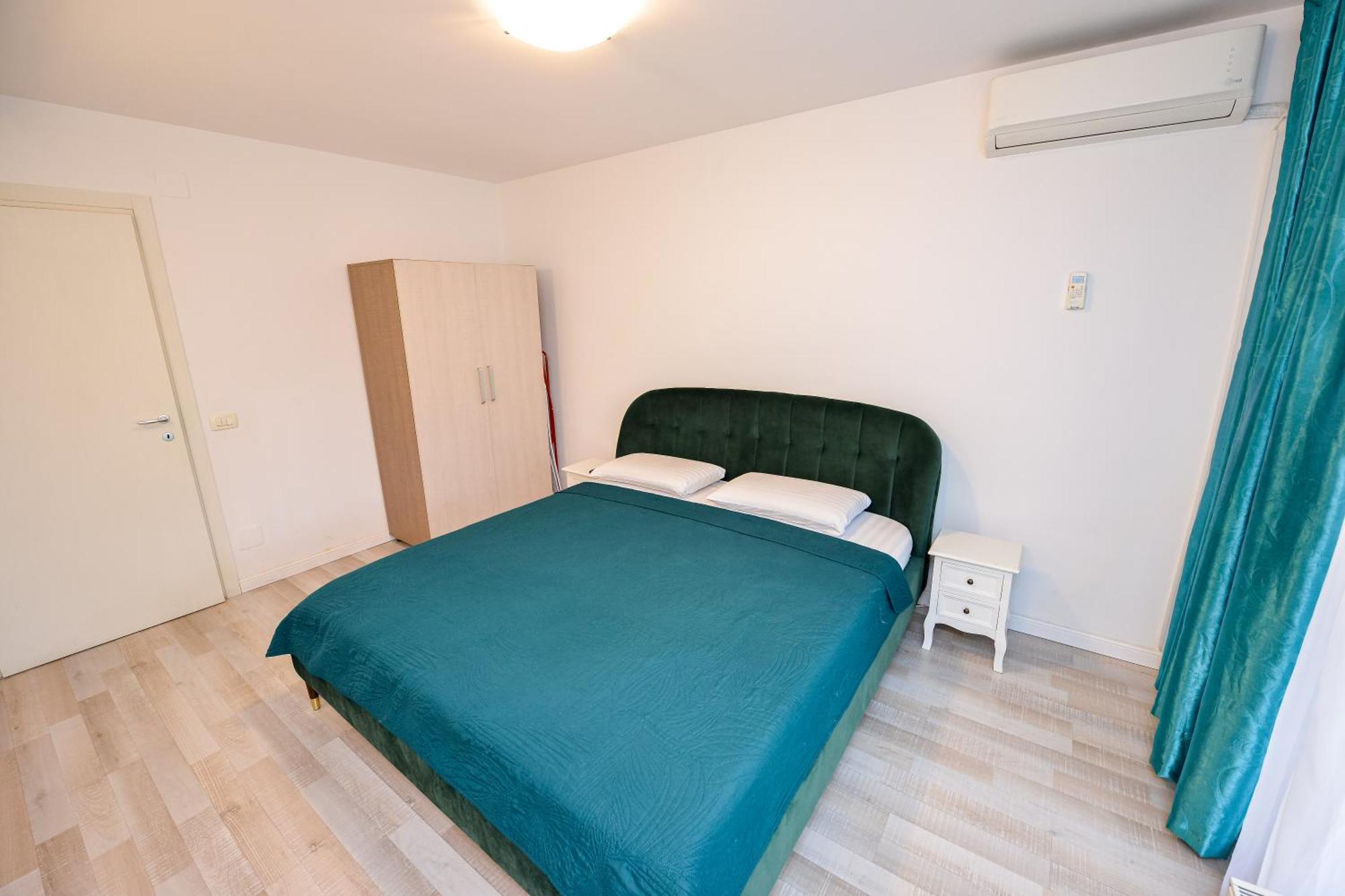City Center Suite With Terrace Bucarest Esterno foto