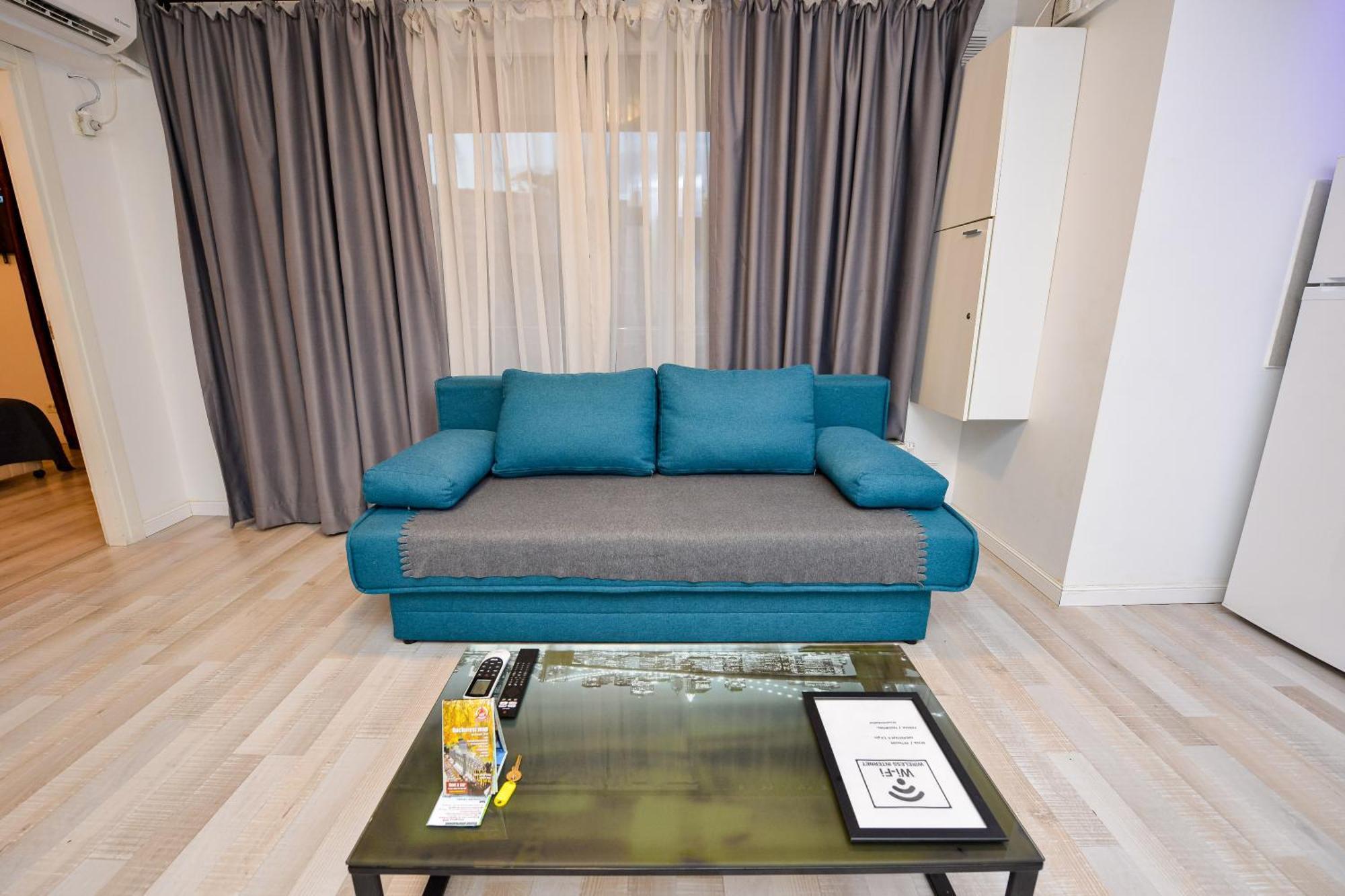 City Center Suite With Terrace Bucarest Esterno foto
