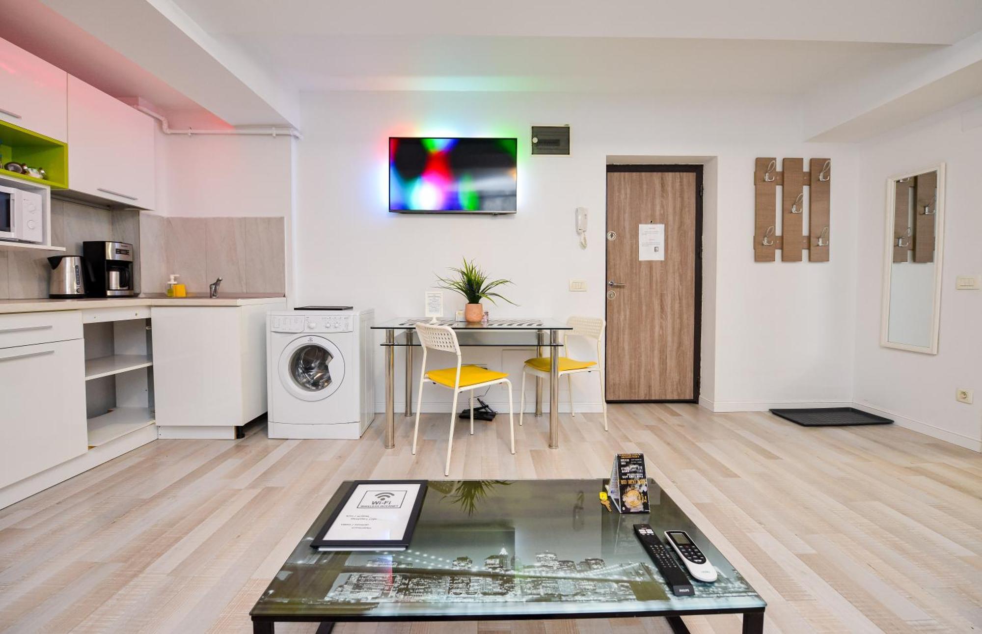 City Center Suite With Terrace Bucarest Esterno foto